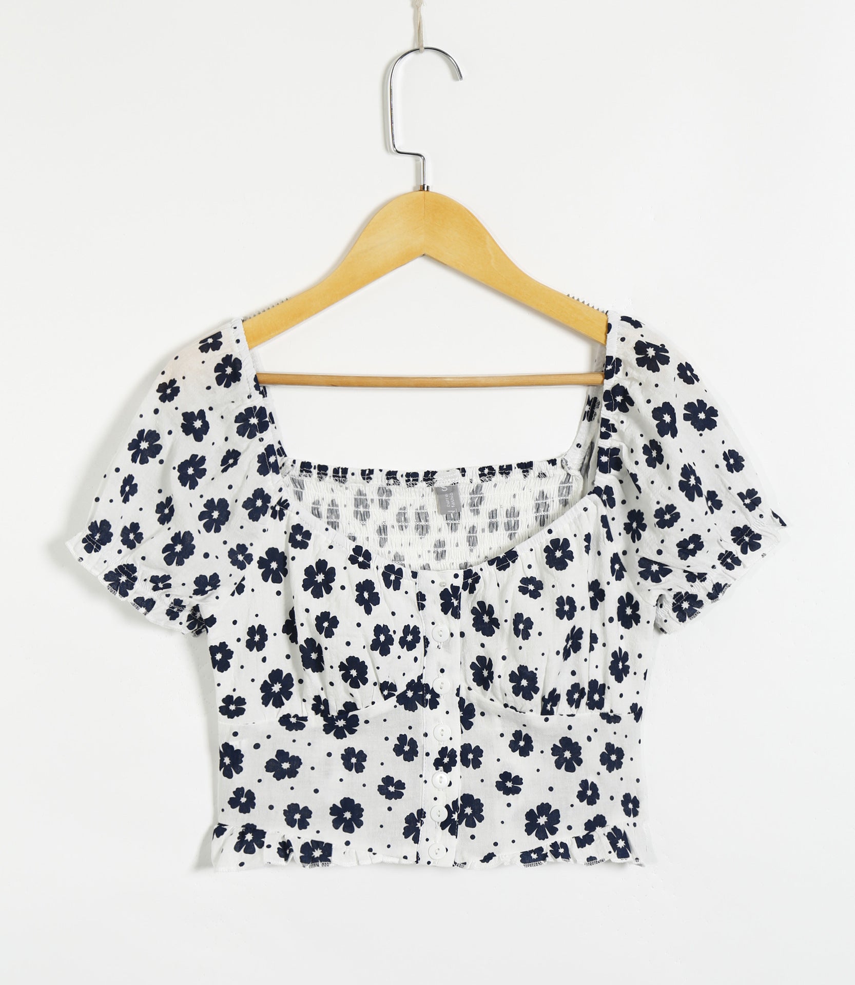 Light Petal Sweetheart Contour Short Sleeve Top