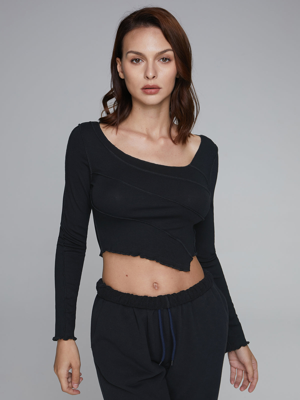 Street Essential - Asymmetrical Cropped Long Sleeve Top