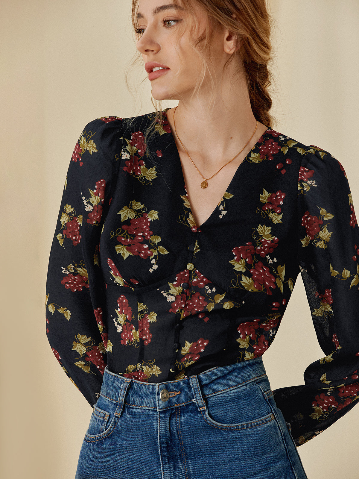 Cropped V-Neck Contrast Floral Top