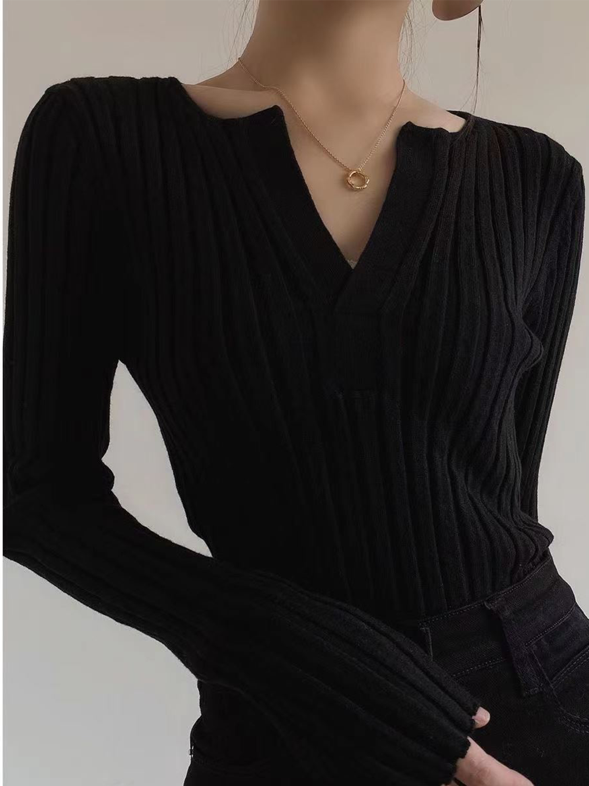 Solid Textured V-neck Knit Top