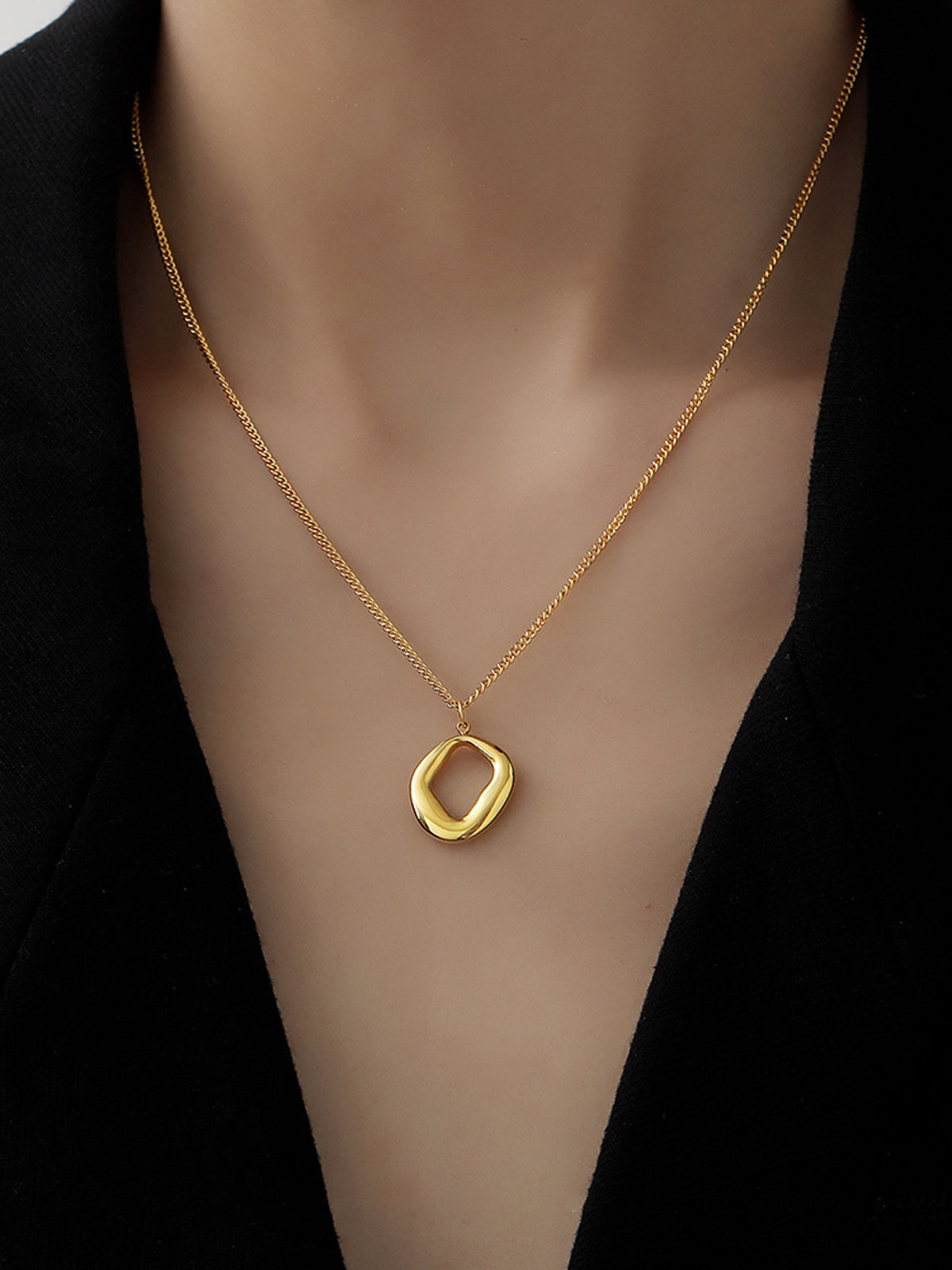 Eve Necklace