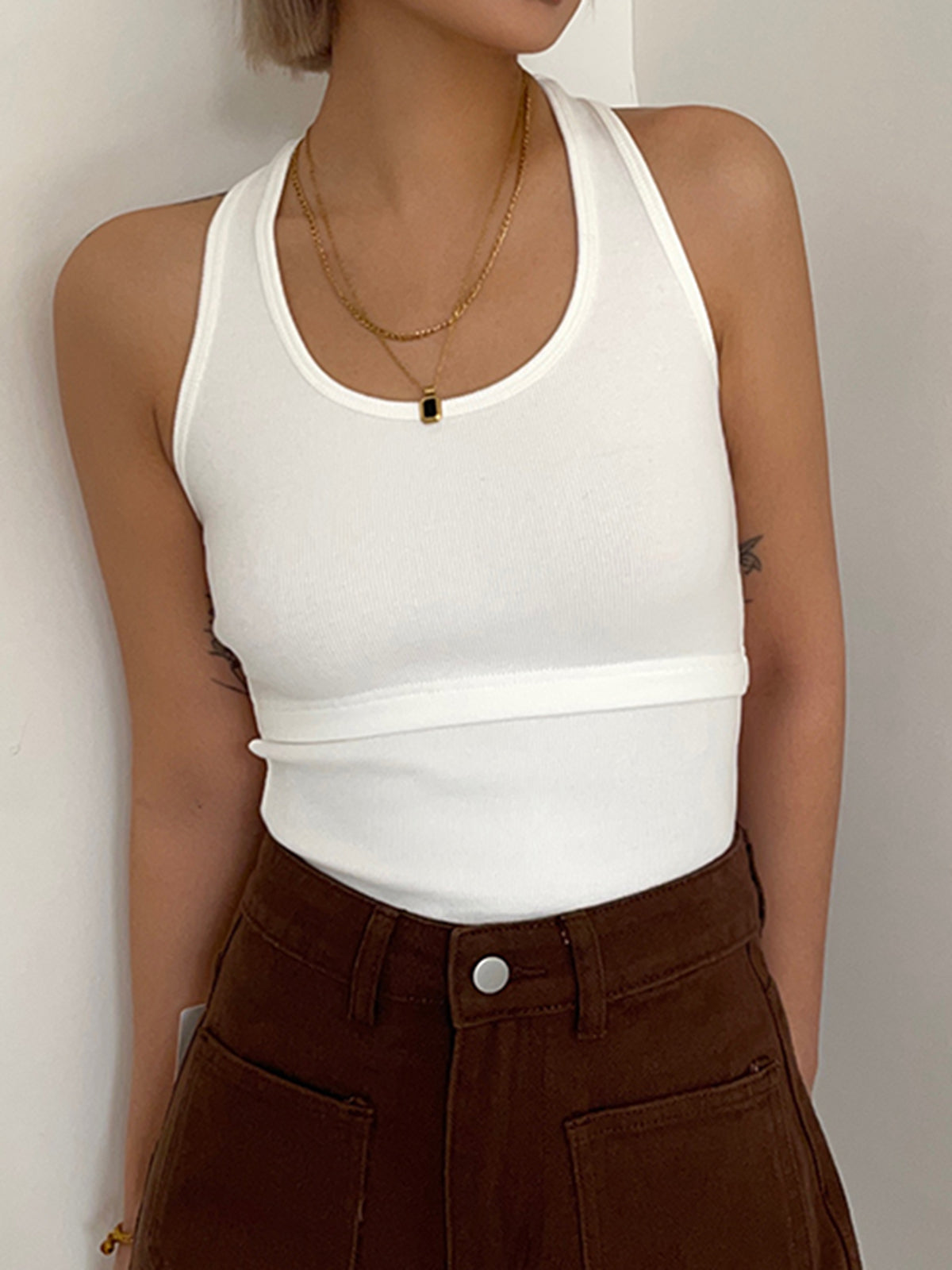 Back Cutout Crop Tank Top