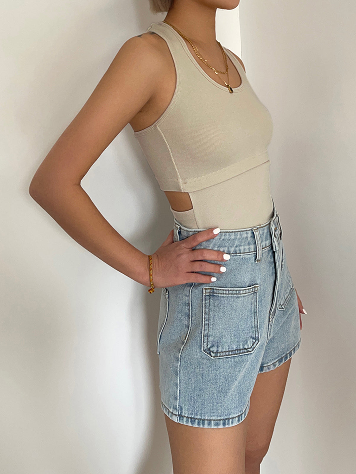 Back Cutout Crop Tank Top