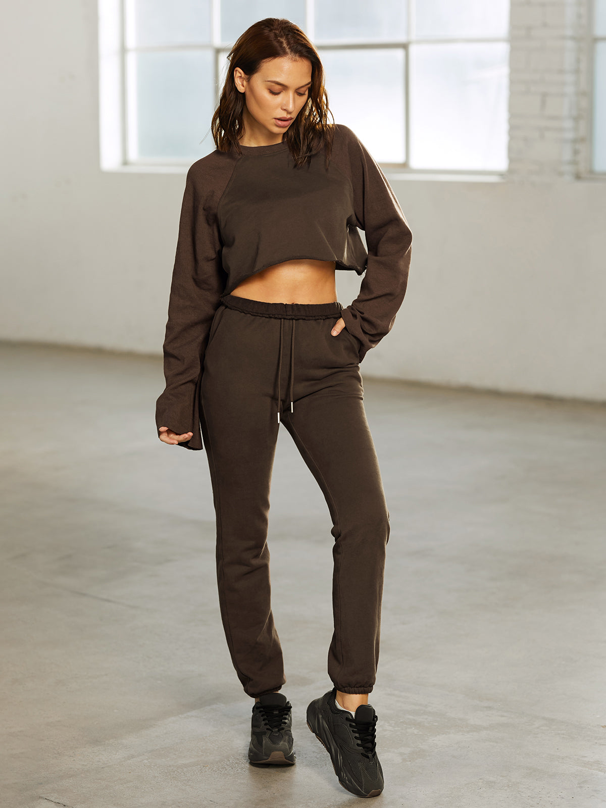 Street Essential - Cropped Essential Wide Sleeve Sweater